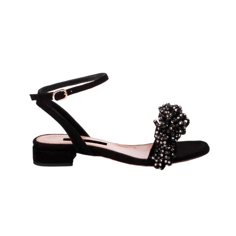 Black sandals with a decorative element on the front. Art. 2111